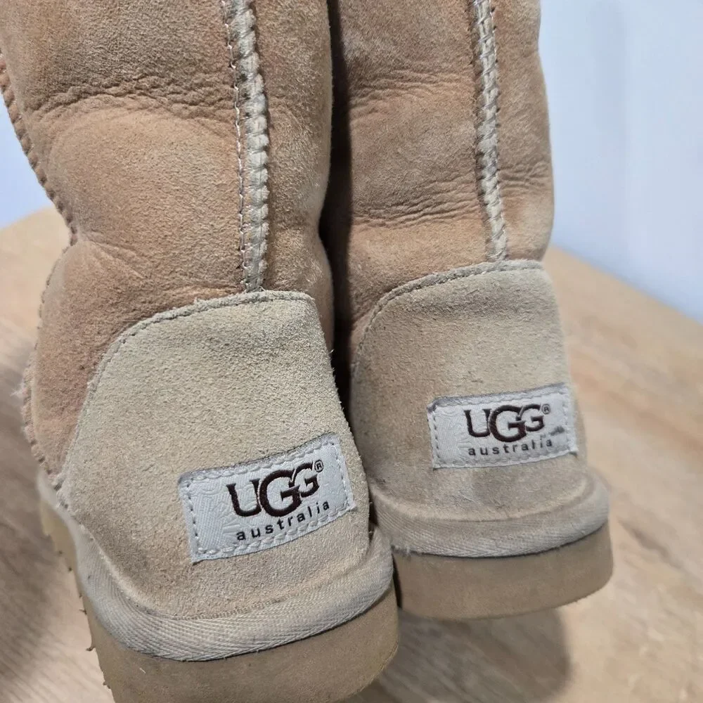 UGG Australia‎ Classic Tall Boots womens 5 / 36 Sheepskin Suede 5815 chestnut